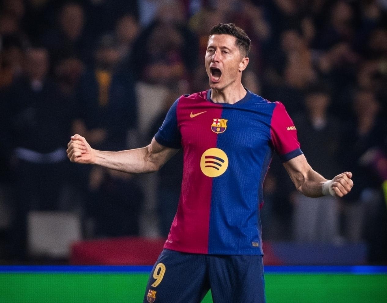 开云体育-莱万多夫斯基重要时刻比赛局势复杂，DWG带队取胜！